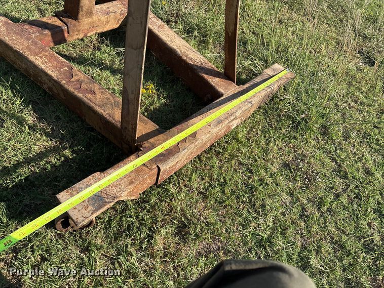 image for item IE9199 Automotive engine hoist