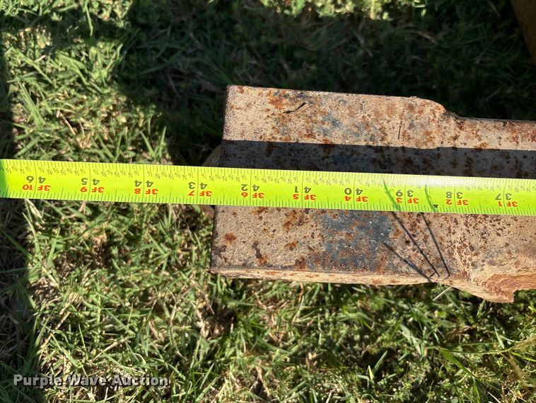 image for item IE9199 Automotive engine hoist