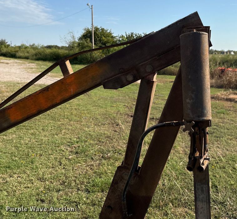 image for item IE9199 Automotive engine hoist