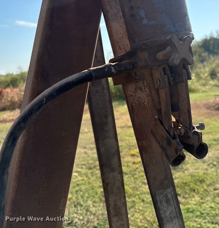 image for item IE9199 Automotive engine hoist