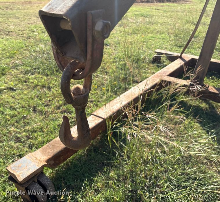 image for item IE9199 Automotive engine hoist