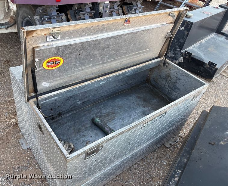 image for item IE9203 Auxiliary fuel tanks