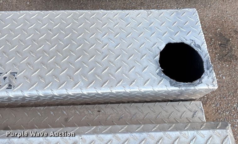 image for item IE9203 Auxiliary fuel tanks