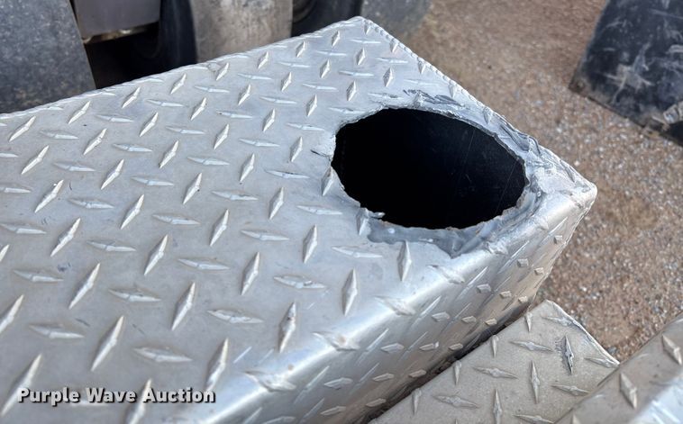 image for item IE9203 Auxiliary fuel tanks