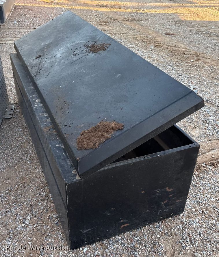 image for item IE9203 Auxiliary fuel tanks