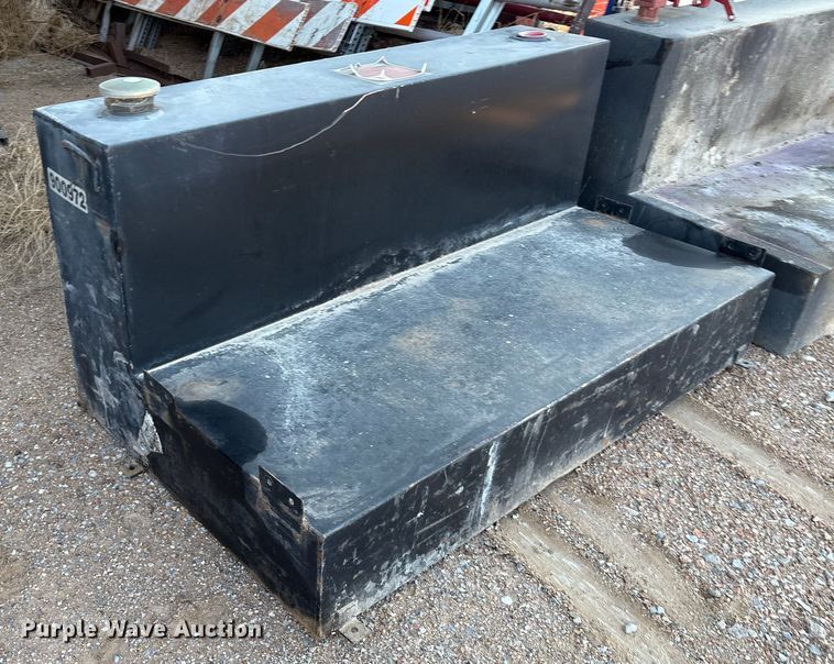 image for item IE9203 Auxiliary fuel tanks