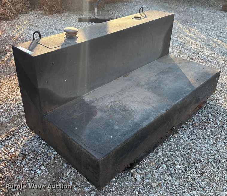 image for item IE9203 Auxiliary fuel tanks