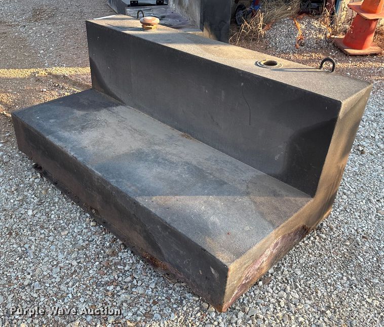 image for item IE9203 Auxiliary fuel tanks