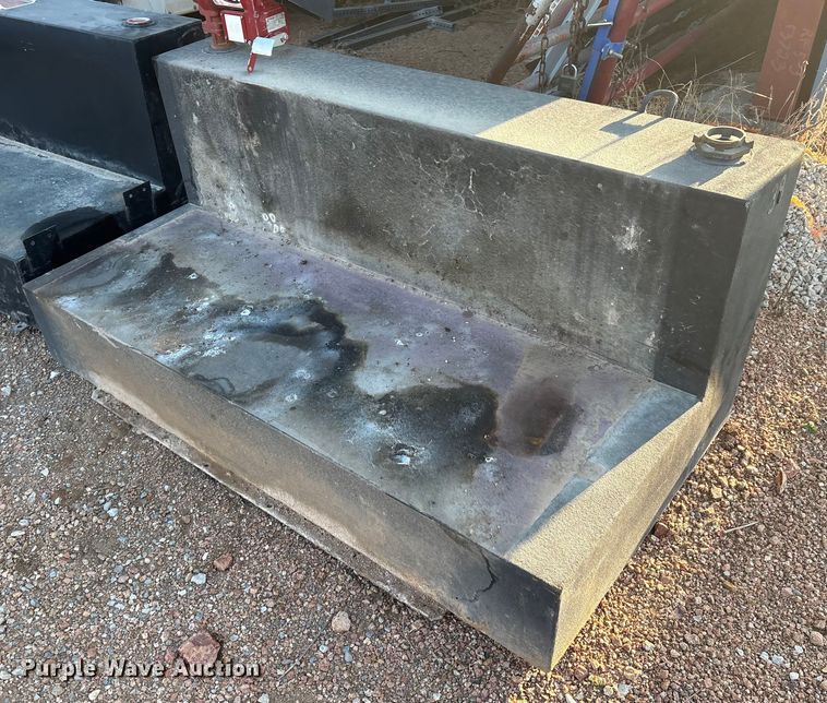 image for item IE9203 Auxiliary fuel tanks