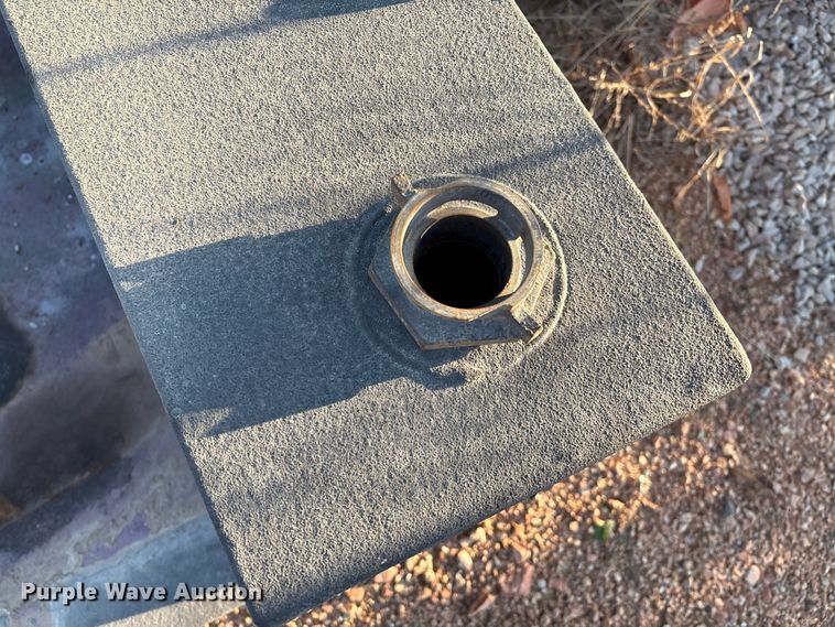 image for item IE9203 Auxiliary fuel tanks