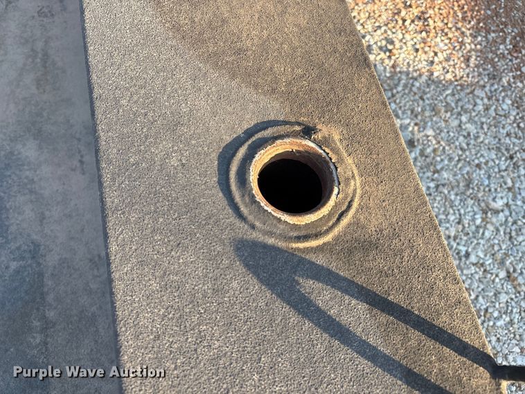 image for item IE9203 Auxiliary fuel tanks