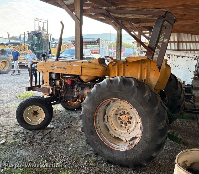 image for item IE9227 Ford Terrain King tractor