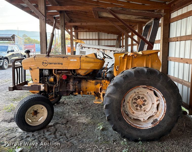 image for item IE9227 Ford Terrain King tractor