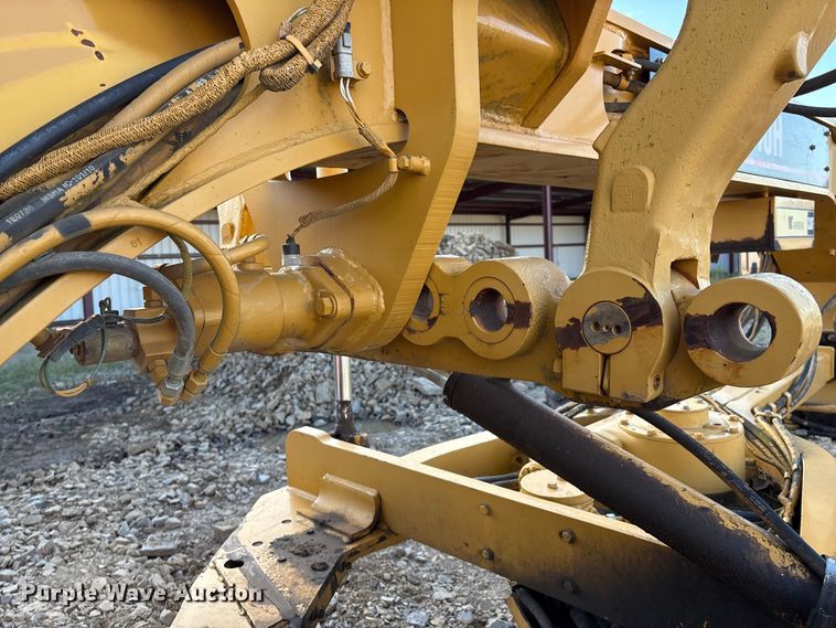 image for item IE9230 2007 Caterpillar 140H VHP Plus motor grader