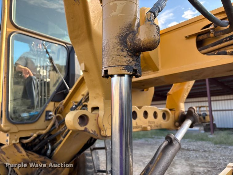 image for item IE9230 2007 Caterpillar 140H VHP Plus motor grader