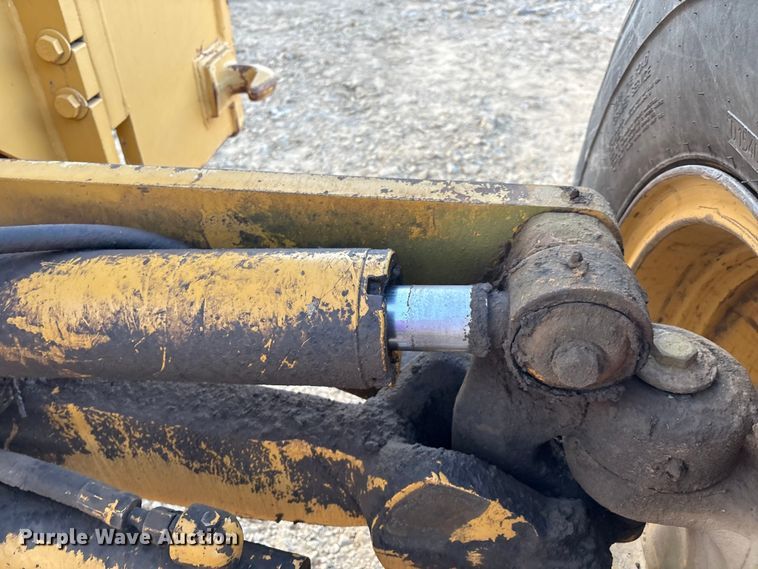 image for item IE9230 2007 Caterpillar 140H VHP Plus motor grader