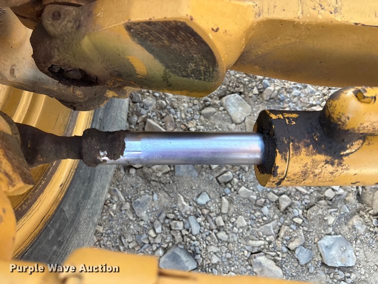 image for item IE9230 2007 Caterpillar 140H VHP Plus motor grader