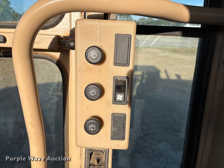 image for item IE9230 2007 Caterpillar 140H VHP Plus motor grader