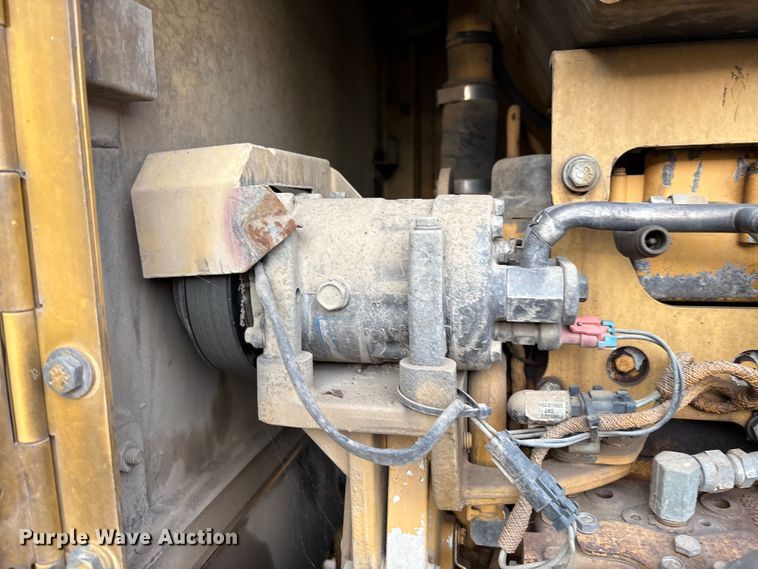 image for item IE9230 2007 Caterpillar 140H VHP Plus motor grader