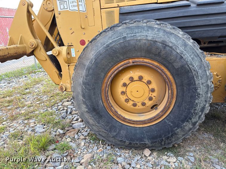image for item IE9230 2007 Caterpillar 140H VHP Plus motor grader