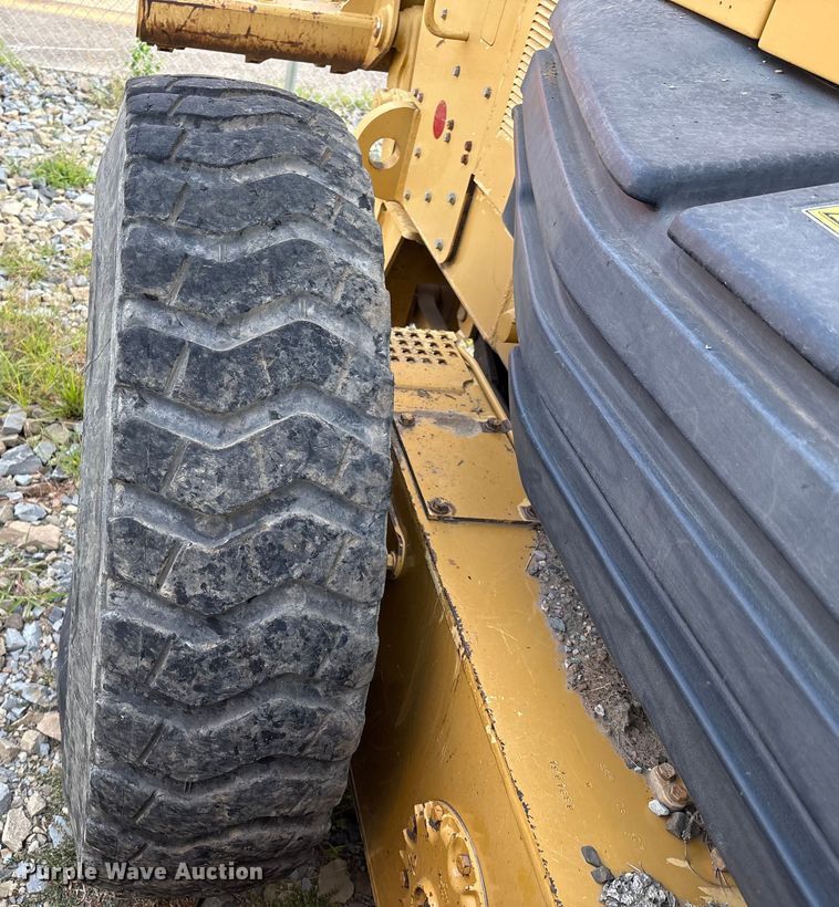 image for item IE9230 2007 Caterpillar 140H VHP Plus motor grader