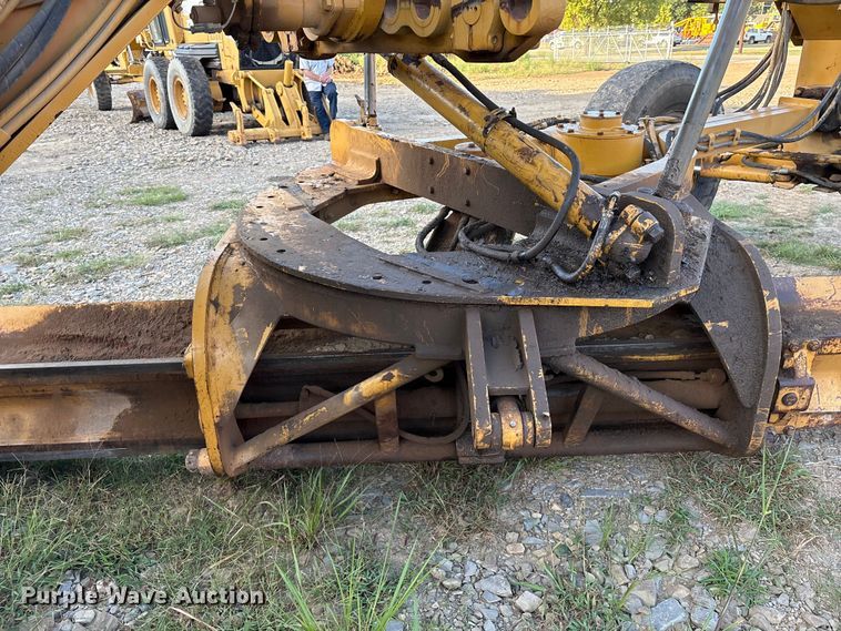 image for item IE9231 2007 Caterpillar 140H VHP Plus motor grader