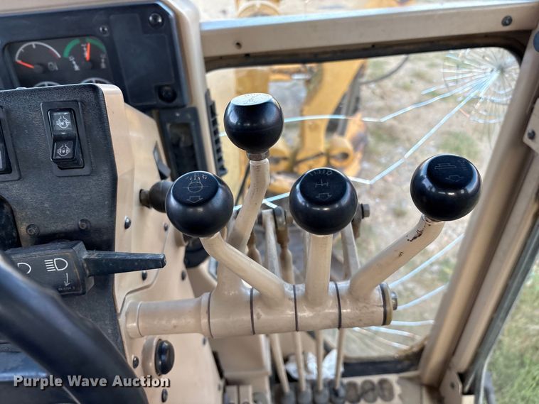 image for item IE9231 2007 Caterpillar 140H VHP Plus motor grader