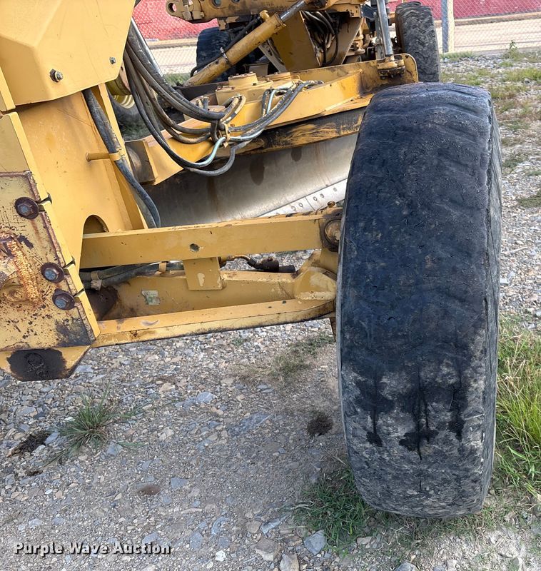 image for item IE9231 2007 Caterpillar 140H VHP Plus motor grader