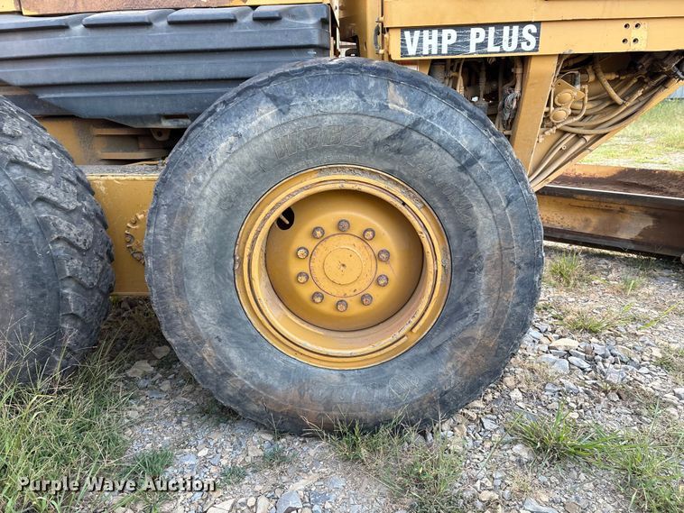 image for item IE9231 2007 Caterpillar 140H VHP Plus motor grader