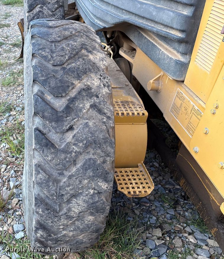 image for item IE9231 2007 Caterpillar 140H VHP Plus motor grader