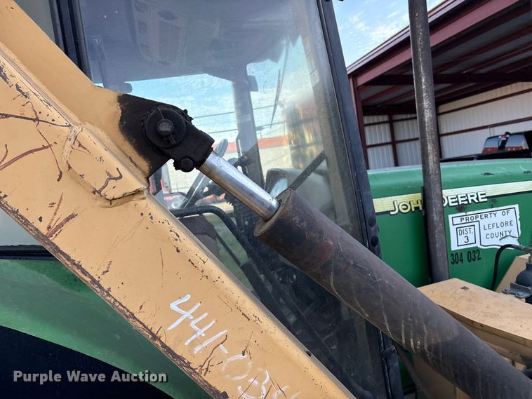 image for item IE9232 John Deere 6615 tractor