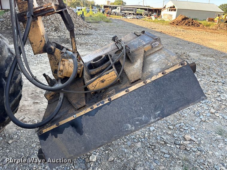 image for item IE9232 John Deere 6615 tractor