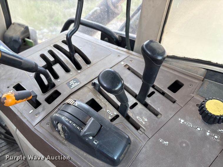 image for item IE9232 John Deere 6615 tractor