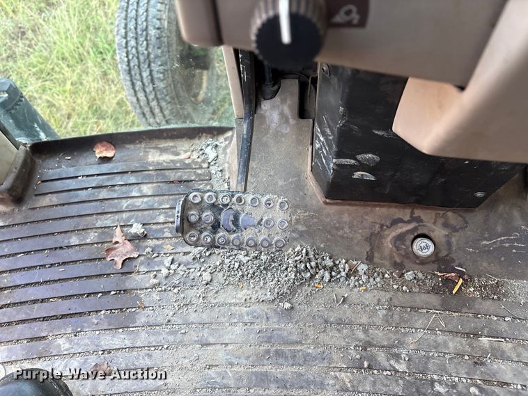 image for item IE9232 John Deere 6615 tractor