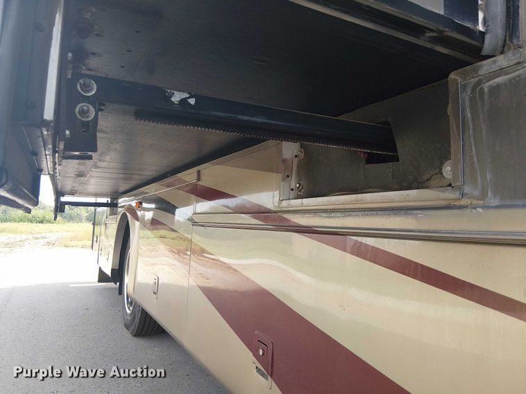 image for item DJ7827 2007 Gulf Stream 8390 Crescendo RV