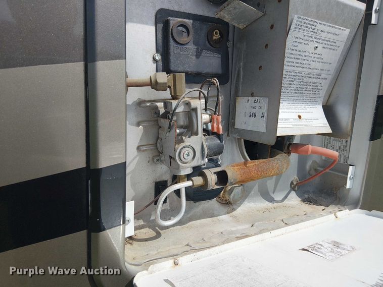 image for item DJ7827 2007 Gulf Stream 8390 Crescendo RV