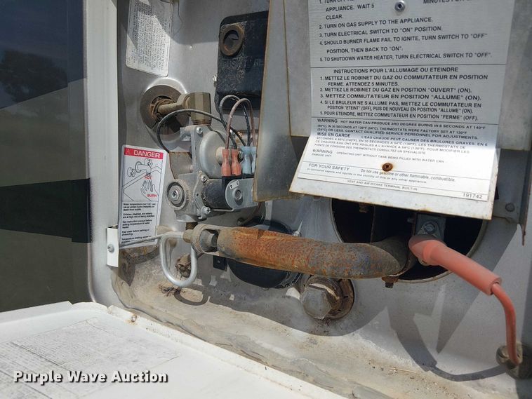 image for item DJ7827 2007 Gulf Stream 8390 Crescendo RV