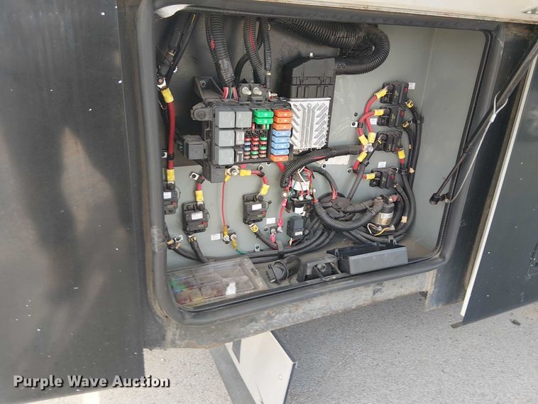 image for item DJ7827 2007 Gulf Stream 8390 Crescendo RV