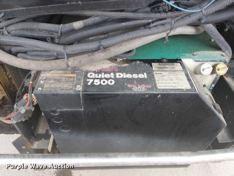 image for item DJ7827 2007 Gulf Stream 8390 Crescendo RV