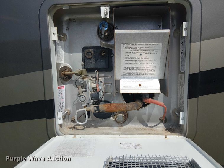 image for item DJ7827 2007 Gulf Stream 8390 Crescendo RV