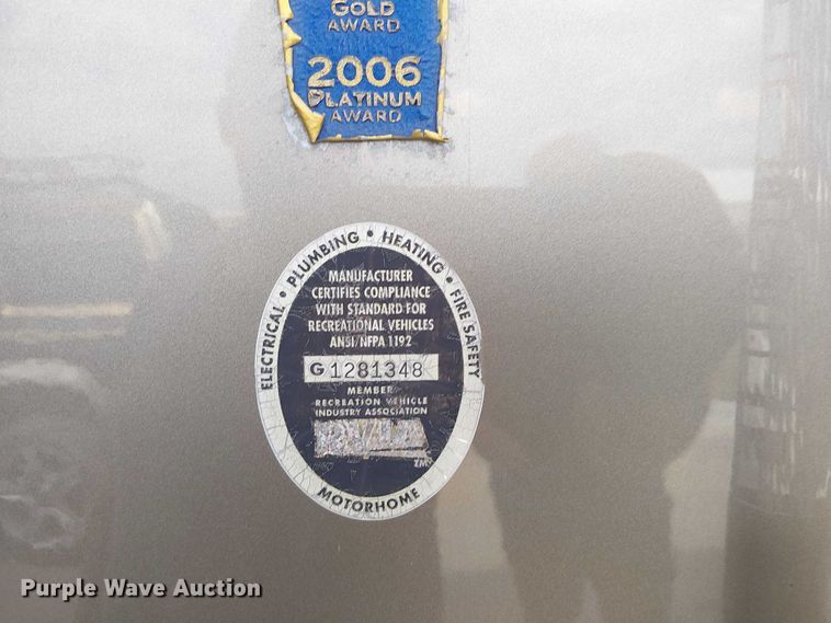 image for item DJ7827 2007 Gulf Stream 8390 Crescendo RV