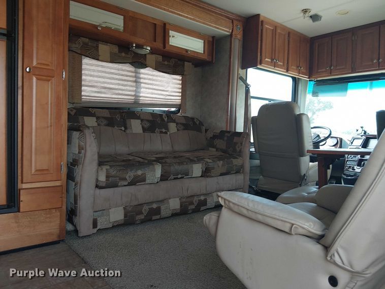 image for item DJ7827 2007 Gulf Stream 8390 Crescendo RV