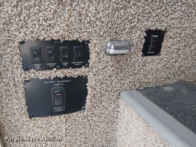 image for item DJ7827 2007 Gulf Stream 8390 Crescendo RV