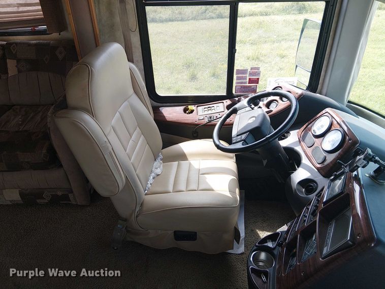 image for item DJ7827 2007 Gulf Stream 8390 Crescendo RV