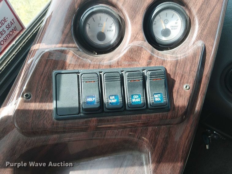 image for item DJ7827 2007 Gulf Stream 8390 Crescendo RV