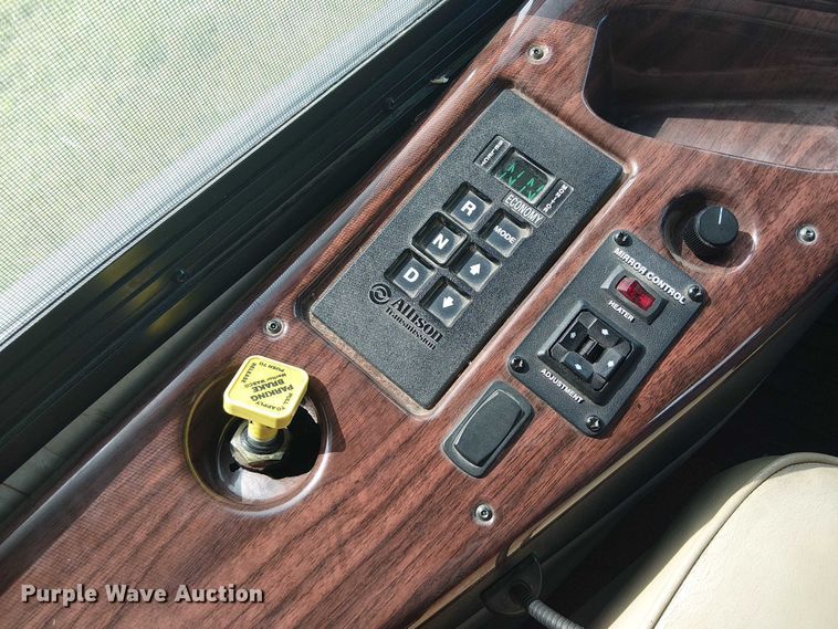 image for item DJ7827 2007 Gulf Stream 8390 Crescendo RV