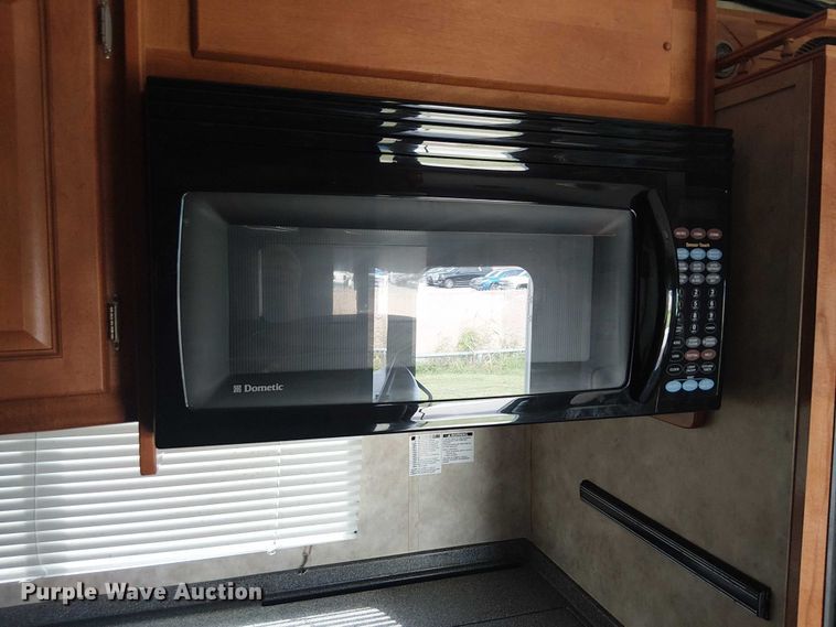 image for item DJ7827 2007 Gulf Stream 8390 Crescendo RV