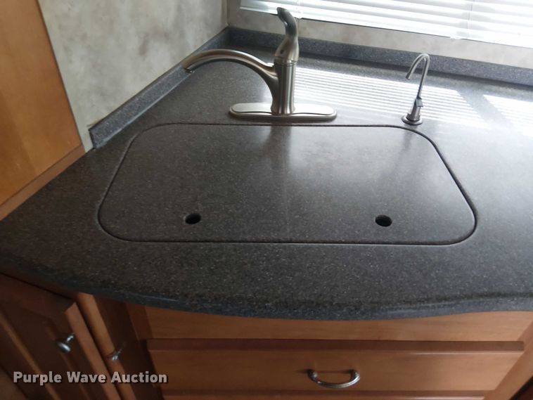 image for item DJ7827 2007 Gulf Stream 8390 Crescendo RV