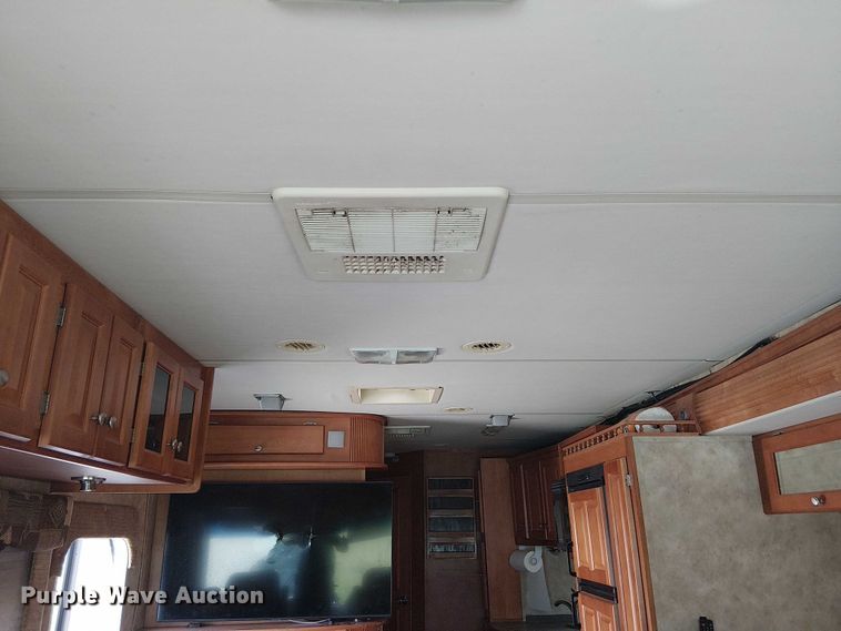 image for item DJ7827 2007 Gulf Stream 8390 Crescendo RV