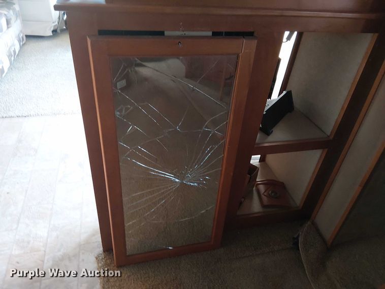 image for item DJ7827 2007 Gulf Stream 8390 Crescendo RV